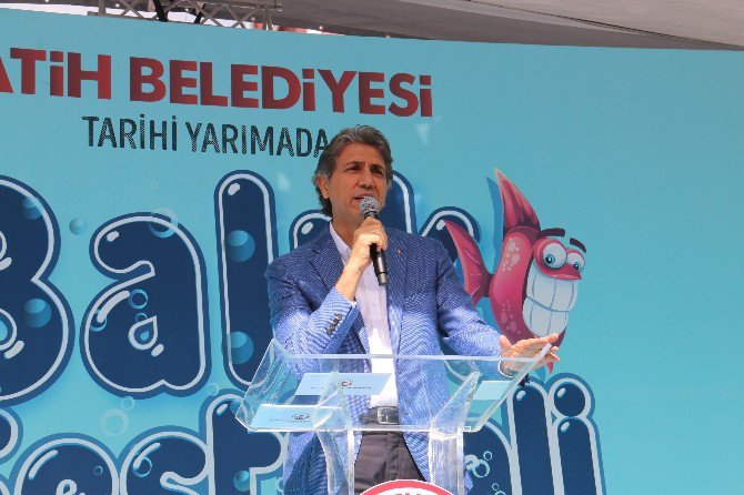 Fatih’te Vatandaşlar Balığa Doydu