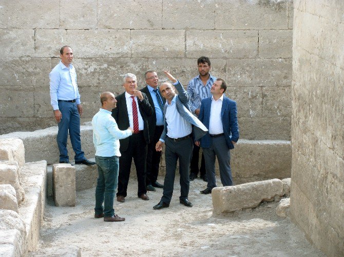 Aykanat, Raban Kalesi’nde İncelemelerde Bulundu