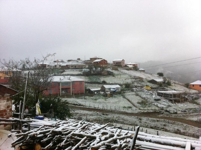 Giresun’un Yüksek Kesimlerine Mevsimin İlk Karı Düştü