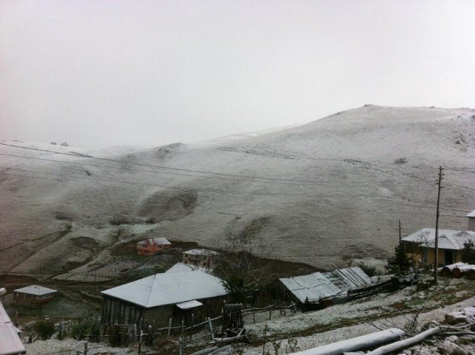 Giresun’un Yüksek Kesimlerine Mevsimin İlk Karı Düştü