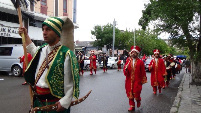 Karpat’ın Kortej Yürüşüne İlgi Olmadı