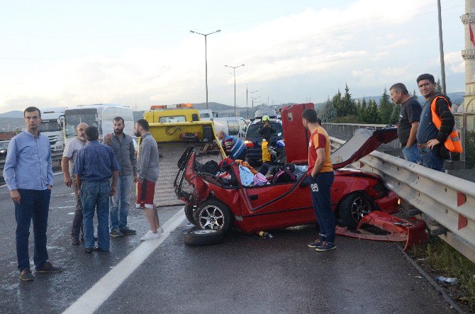 Yarış Yapan Sürücünün Çarptığı Otomobilden İnanılmaz Kurtuluş