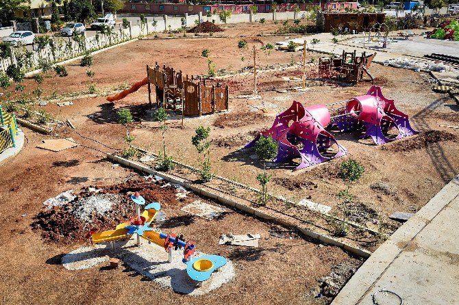 Teneffüs Park’ta Oyun Gurupları Montajı Başladı