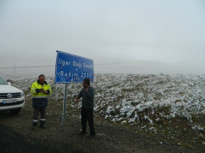 Posof’a Mevsimin İlk Karı Yağdı