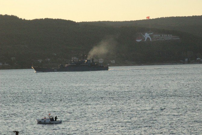 Rus Savaş Gemisi Çanakkale Boğazı’ndan Geçti