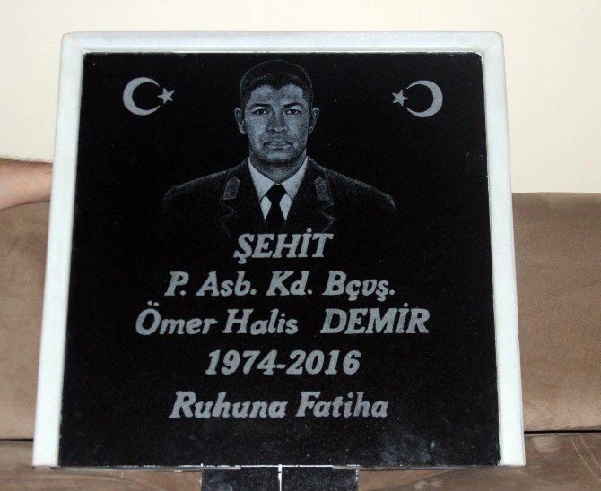 Ömer Halisdemir’in Resmini Granit Mermere İşledi