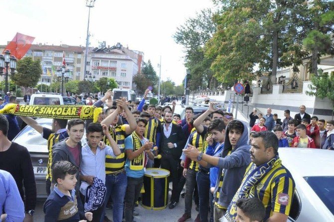 Ankaragücü’ne Taraftarlar Tarafından Sürpriz Karşılama