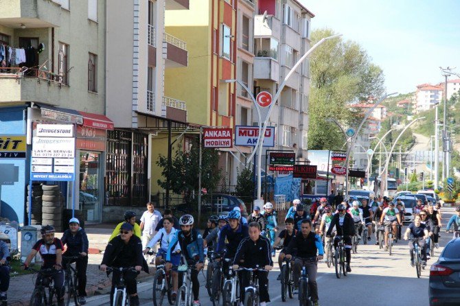 Bartın’da Bisikletle Şehir Turu Atıldı