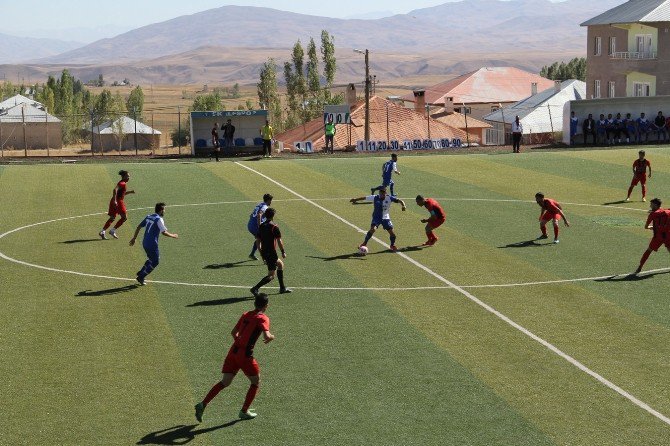 Başkale Gençlikspor Bingöl Ekibini Ağırladı