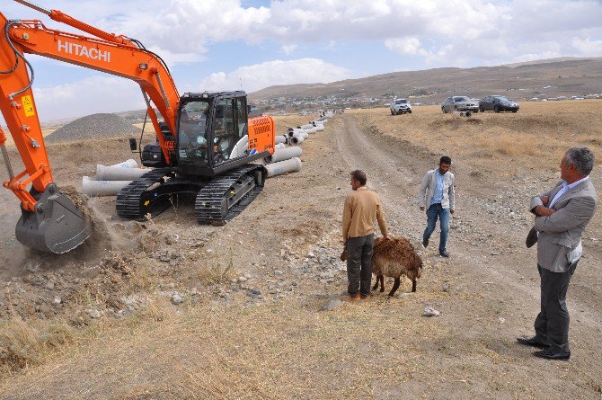 Elmakaya Beldesinde Kanalizasyon Çalışması