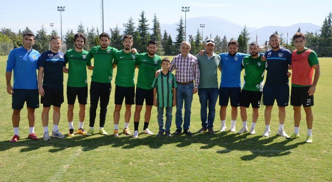 Küçük Taraftardan Okul Harçlığıyla Denizlispor’a Destek