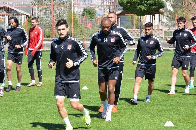 Sivasspor, Büyükşehir Gaziantepspor Maçının Hazırlıklarını Tamamladı