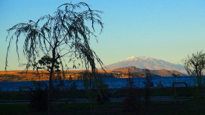 Bitlis’te Yüksek Kesimlere Kar Yağdı