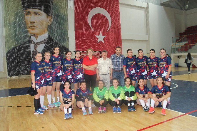 Yalova Gençlik Hizmetleri Spor Kulübü Final Biletini Kaptı