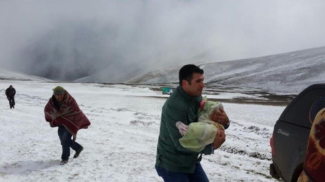 Yayla’da Mahsur Kalan Köylüleri, İl Özel İdaresi Ekipleri Kurtardı