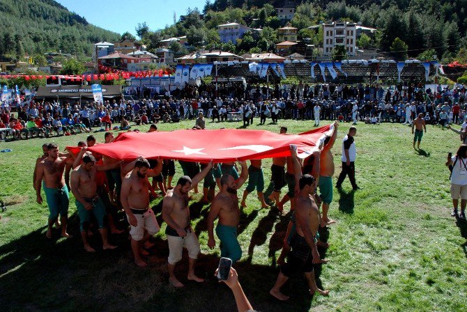 Feke Karacaoğlan Karakucak Güreşleri