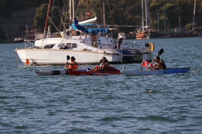 Çocuklar İçin Antalya’dan Denize Açılan Kanocular Fethiye’ye Ulaştı