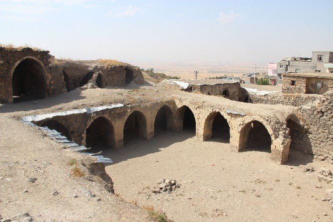 Mor Kiryakus Manastırı Restore Edilmeyi Bekliyor