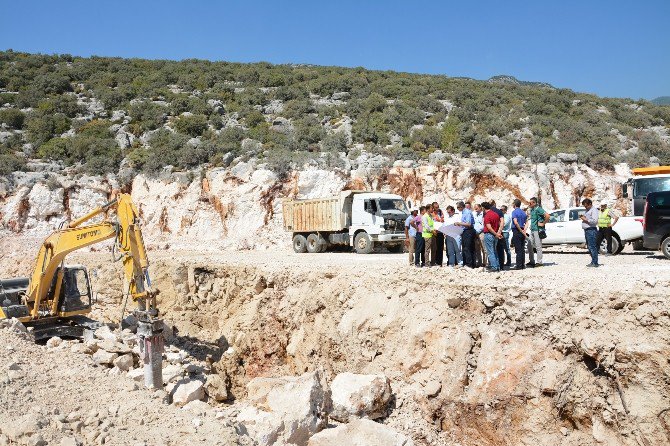 Demre Sakar Deresi Taşkın Koruma İnşaatında Sona Yaklaşıldı