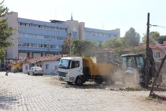 Edirne Belediyesi’nden, Mahallelerde Kış Temizliği