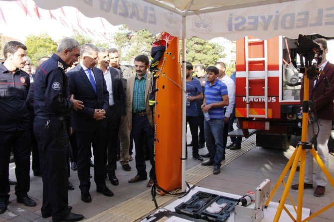 Elazığ’da İtfaiye Araç Ve Gereçleri Sergilendi