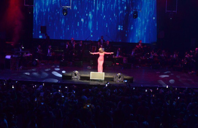 Seda Sayan Ve Aynur Aydın’dan Muhteşem Konser