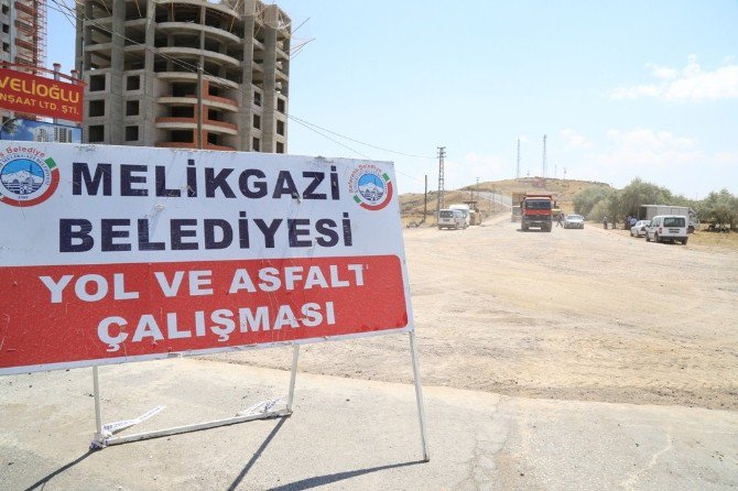 Yol Yapım Çalışmaları İçin İlk Etapta 70 Bin Ton Asfalt Mıcırı Temel Malzemesi