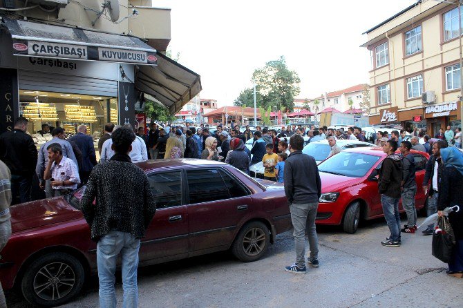 Döner Bıçağıyla Kuyumcuyu Soymaya Kalkıştı