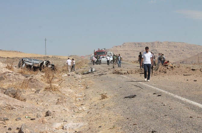 Derik’te Minibüsün Geçişi Sırasında Patlama: 3 Şehit, 7 Yaralı