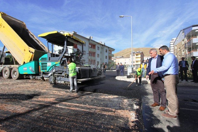 Başkan Memiş Ve Belediye Meclis Üyelerinden Asfalt İncelemesi