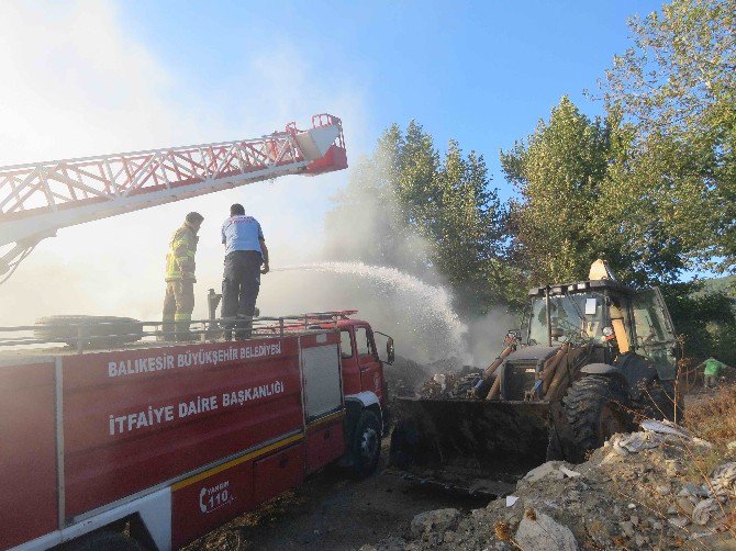 Çöplük Haline Getirilen Alanda Yangın