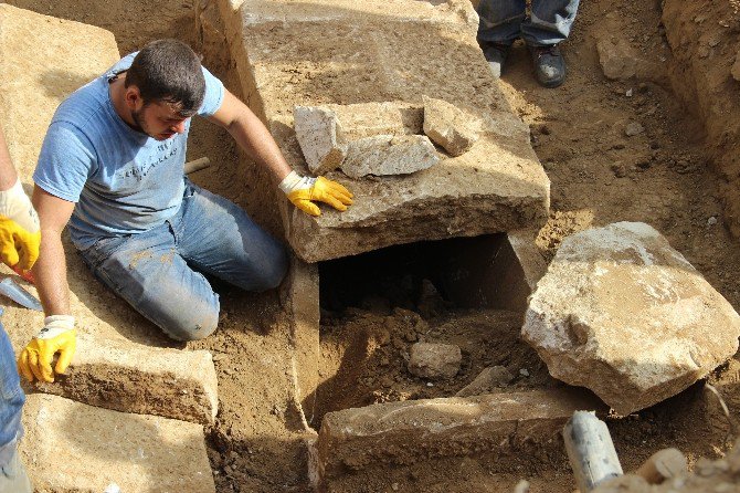 Su Borusu Patlağı, 3 Lahiti Ortaya Çıkardı