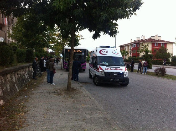 Halk Otobüsünün Çarptığı Bisikletli Çocuk Yaralandı