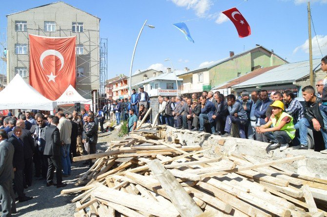 Eleşkirt’te Sosyal Destek Evi’nin Temeli Atıldı