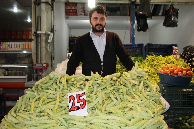 Turşuluklar Tezgahlardaki Yerini Aldı