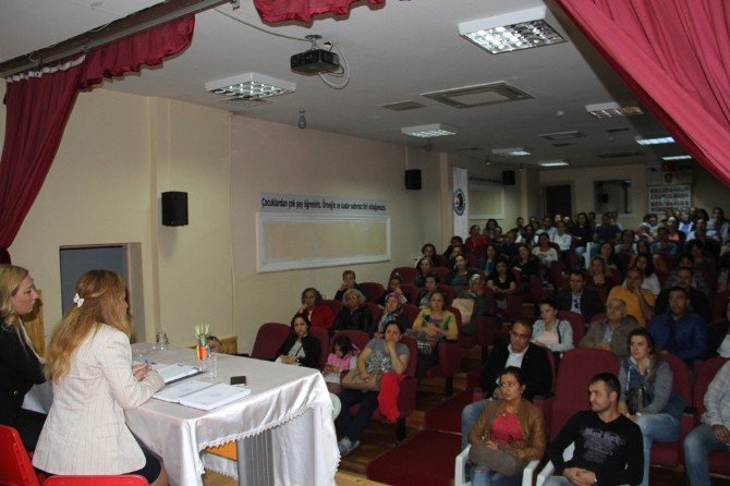 Kartal Belediyesi Kreşlerinde Veli Bilgilendirme Toplantısı Yapıldı