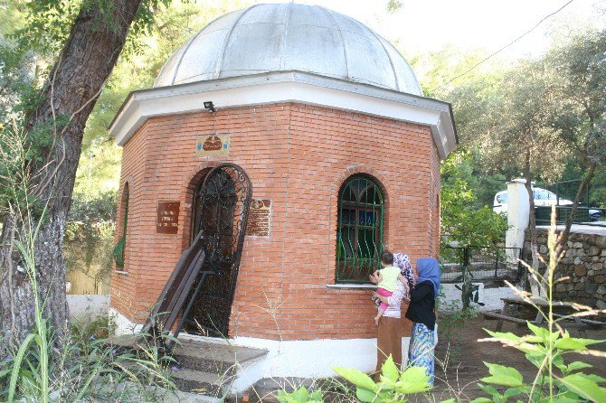 Marmaris’te Türbe Kundaklandı