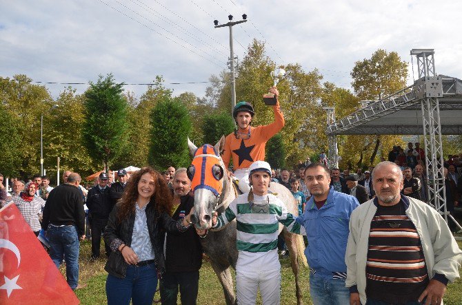 Sapanca Mahalli At Yarışları Büyük İlgi Gördü