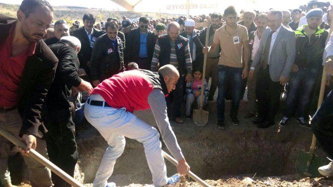 Şehit Uzman Çavuş Mehmet Alda Toprağa Verildi