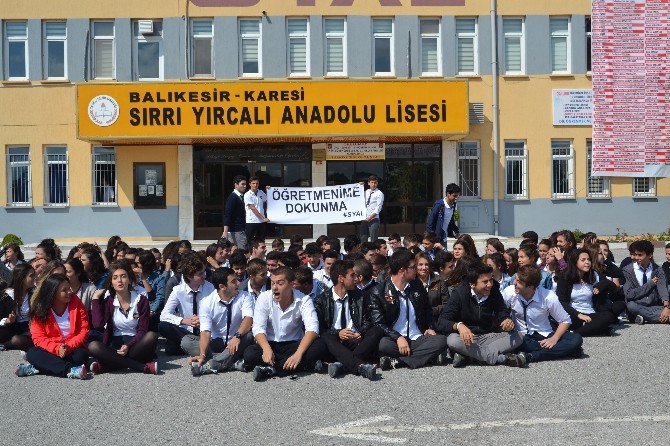 Öğrencilerden Öğretmen İsyanı