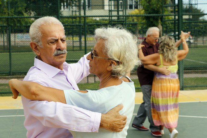 70’lik Delikanlılar Dans Pistinde Tarih Yazmaya Hazırlanıyor