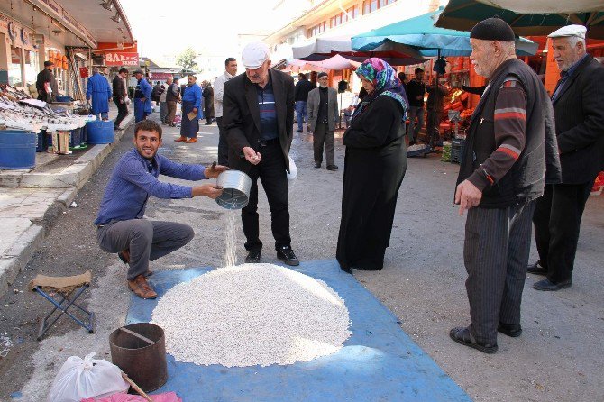 Yozgat’ta Kışlık Ürünler Köylü Pazarında Yoğun İlgi Görüyor