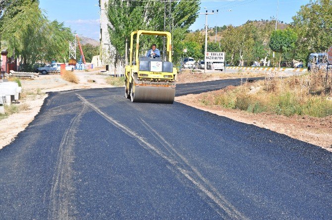 Gölbaşı İlçesinde Yol Asfaltları Yenileniyor