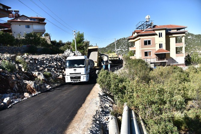 Alanya Güzelbağ Mahallesinde Asfalt Çalışması