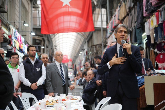 Belediye Başkanı Demir Esnafla Bir Araya Geldi