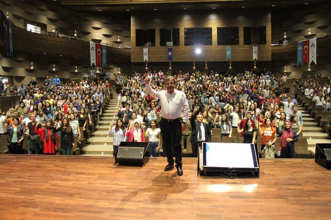 Hkü’de Oryantasyon Seminerleri Sürüyor