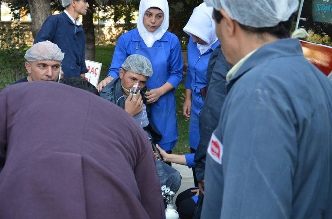 Fabrika Yangınında 18 Kişi Dumandan Etkilendi