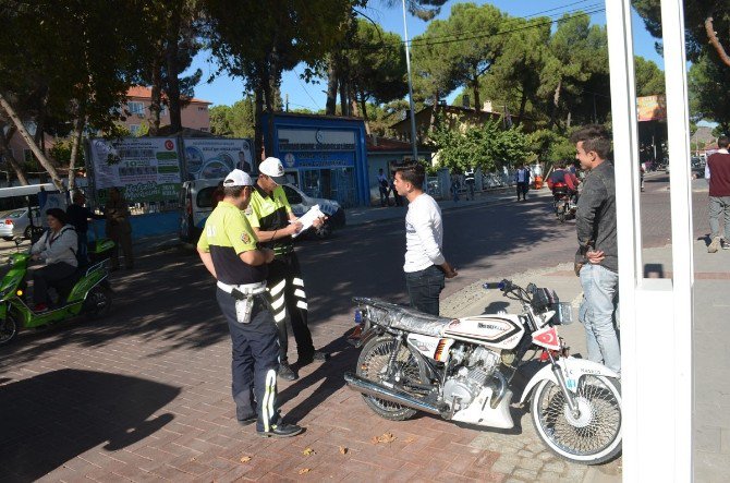 Kula’da Okul Önlerinde Trafik Denetimi