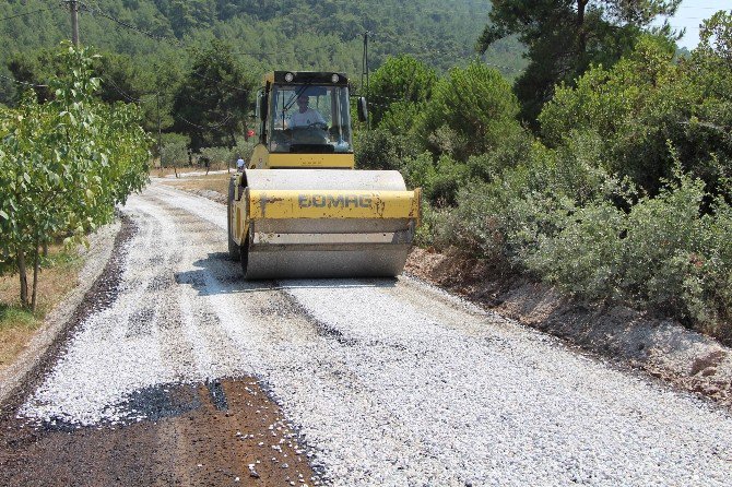 Kuşadası Belediyesi Yol Çalışmaları Devam Ediyor