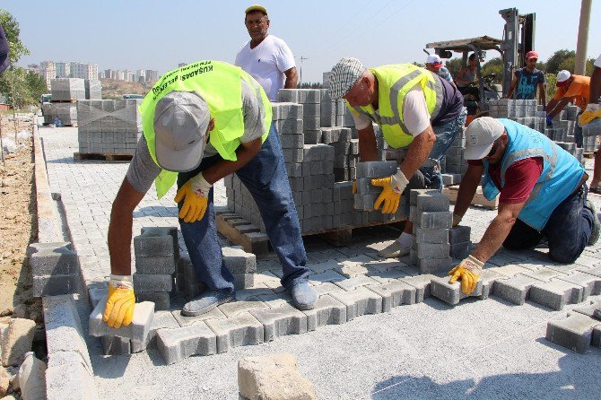 Kuşadası Belediyesi Yol Çalışmaları Devam Ediyor